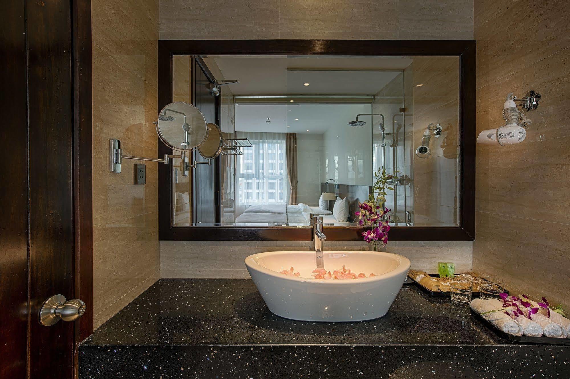 Sofia Suite Hotel Danang Luaran gambar